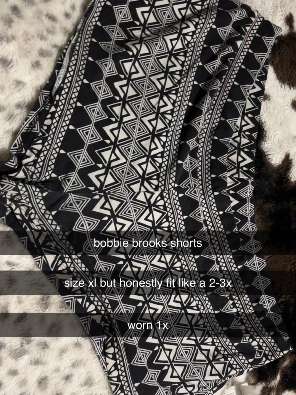 Bobbie Brooks Black and White Geometric Women’s Shorts